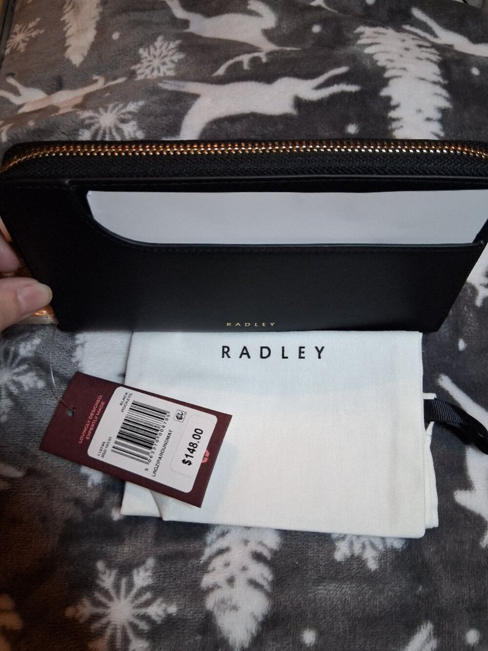 NWT Back smooth leather pockets zip around wallet $148